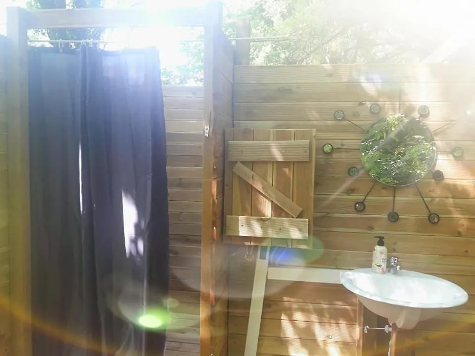 Le Mas Des Pins Beynes  Guest house